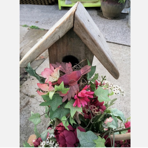 ***SOLD*** Driftwood Birdhouse Late Summer Burgundy Reds Floral Arrangement - Picture 5 of 9